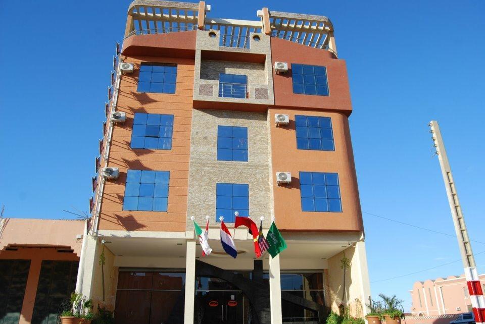Hotel Salwan Al-Ajoen Buitenkant foto